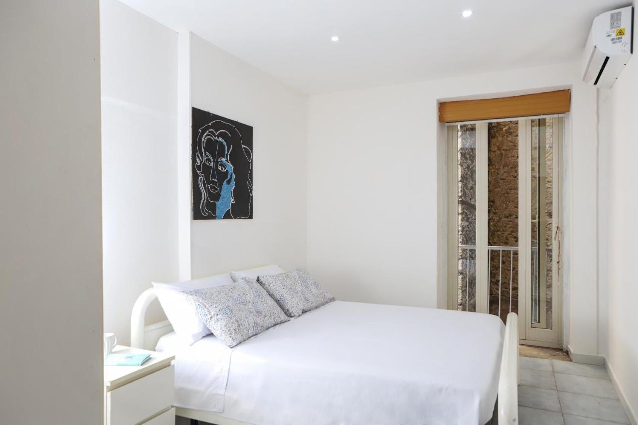 Napoli Centrale Budget Apartment Esterno foto