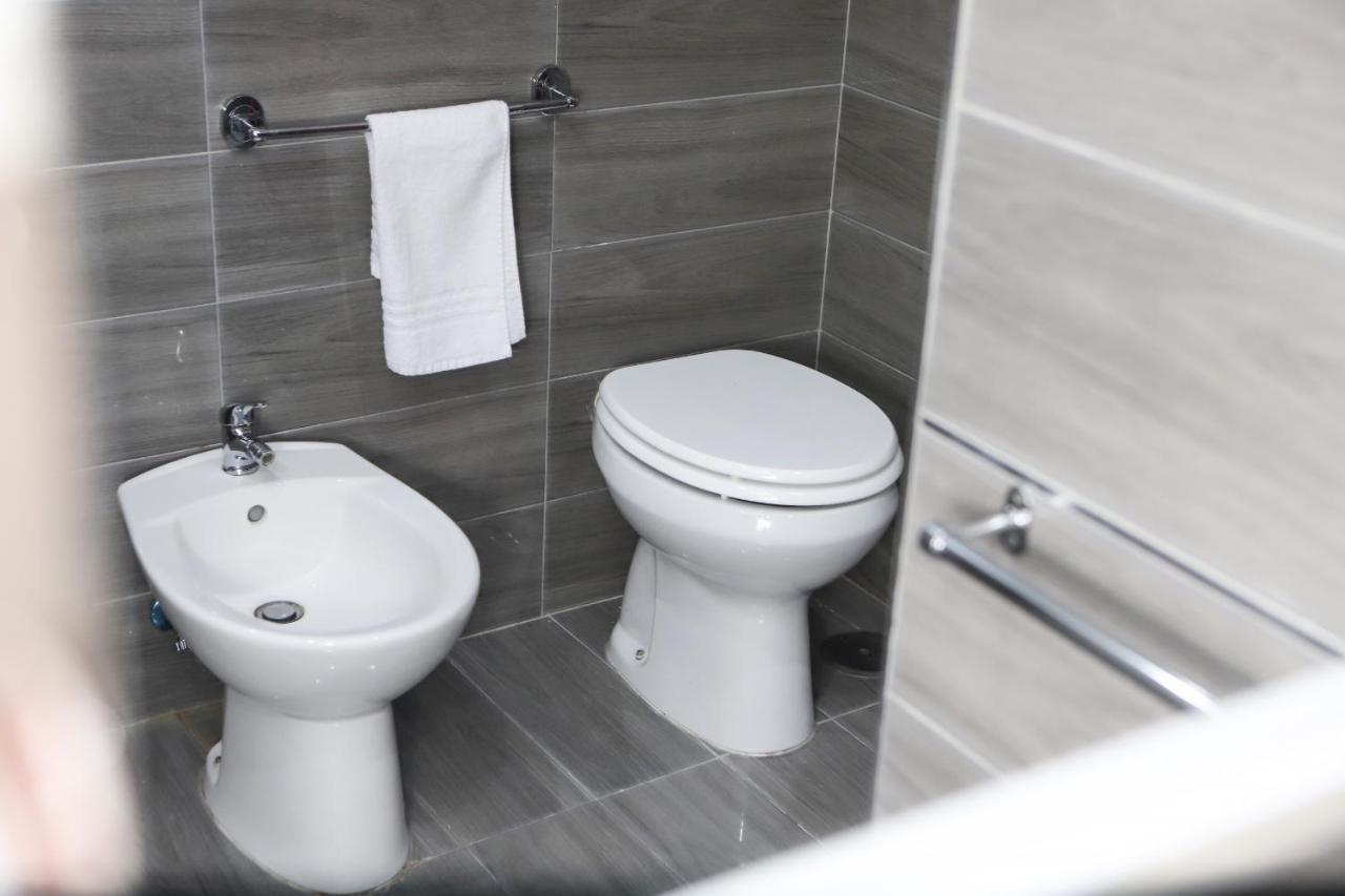 Napoli Centrale Budget Apartment Esterno foto
