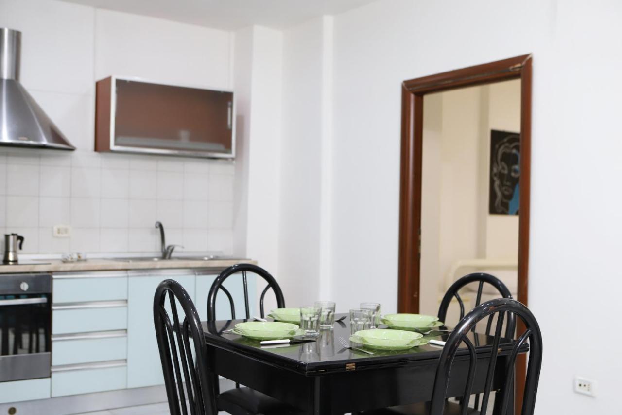Napoli Centrale Budget Apartment Esterno foto