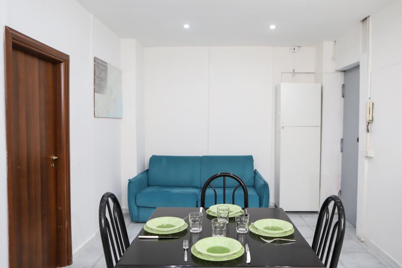 Napoli Centrale Budget Apartment Esterno foto
